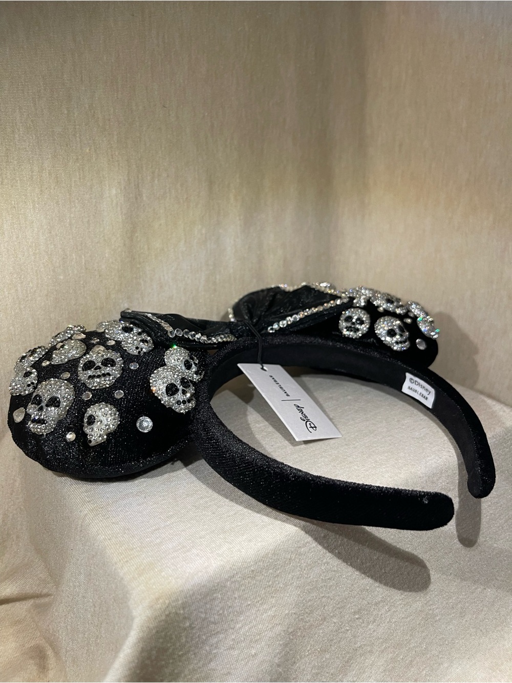 Disney BaubleBar 2026 Halloween Black Ears with Crystal Skulls - Picture 4 of 4